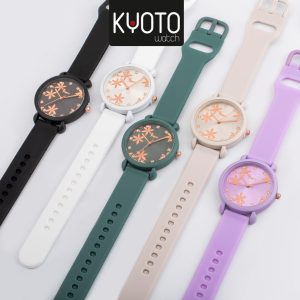 W683 - RELOJ DAMA PULSO GOMA FLORES, 6 COLORES LLEGA CUALQUIERA